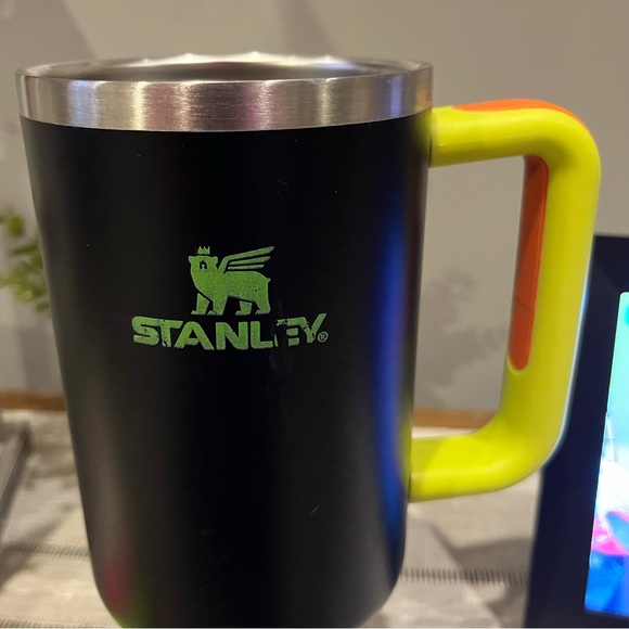 STANLEY Tumbler 40 oz Flowstate Quencher H2.0 BLACK NEON SPRING FLING PINK - Picture 12 of 16